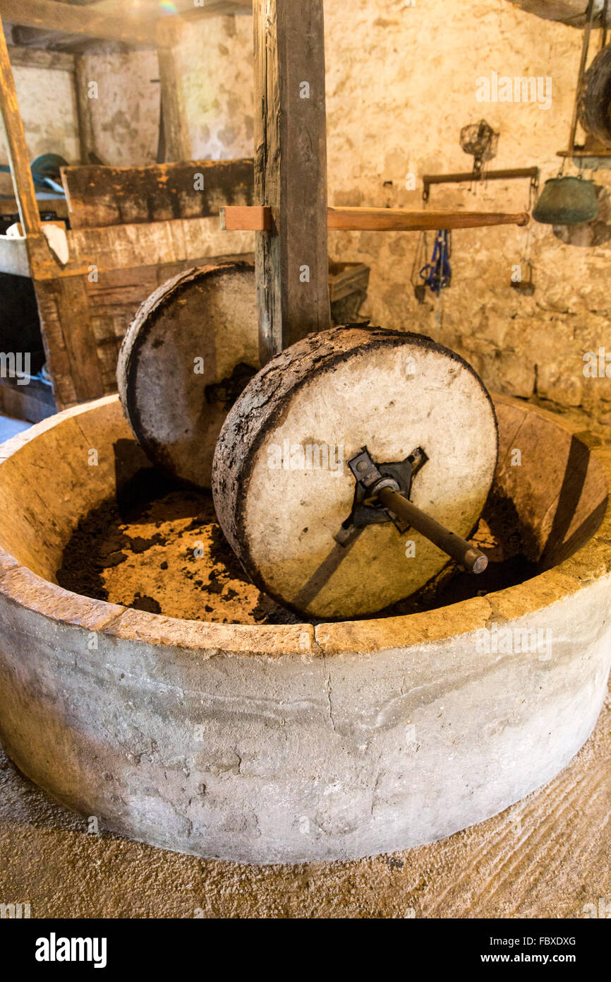 Olive oil press hi-res stock photography and images - Alamy