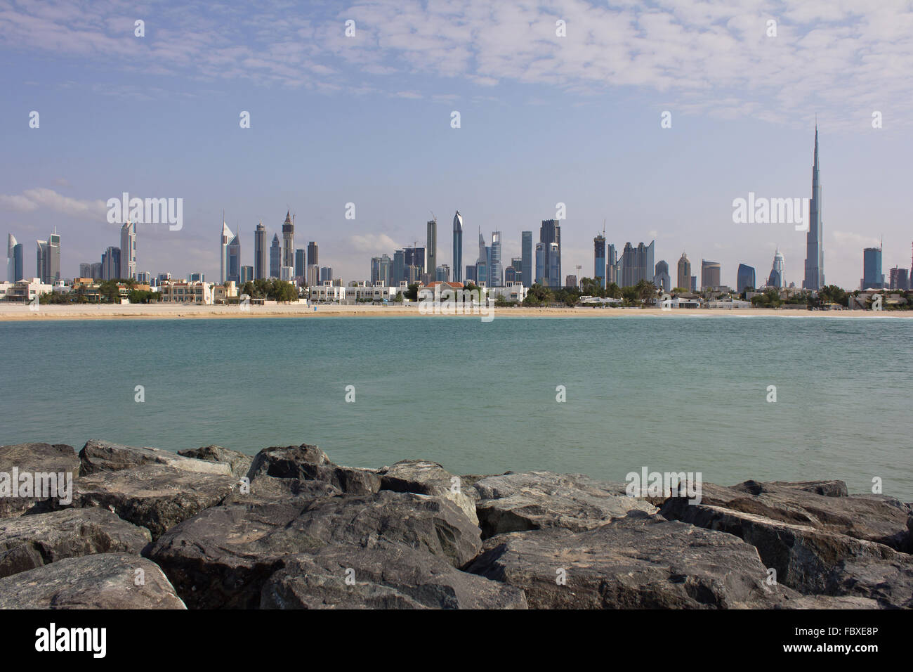 Blick auf Dubai vom Meer Stock Photo Alamy