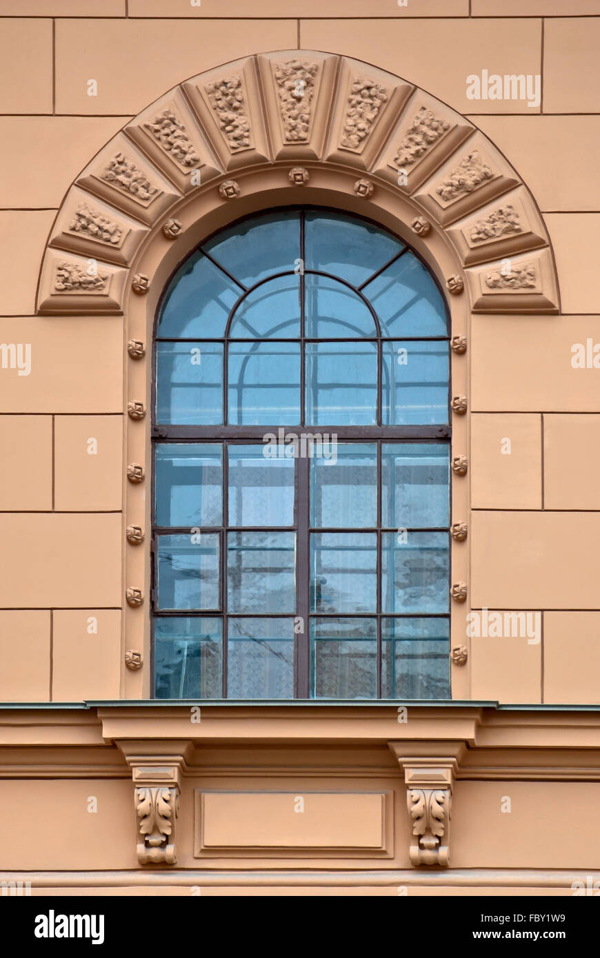 Curved Window Sill Hi res Stock Photography And Images Alamy