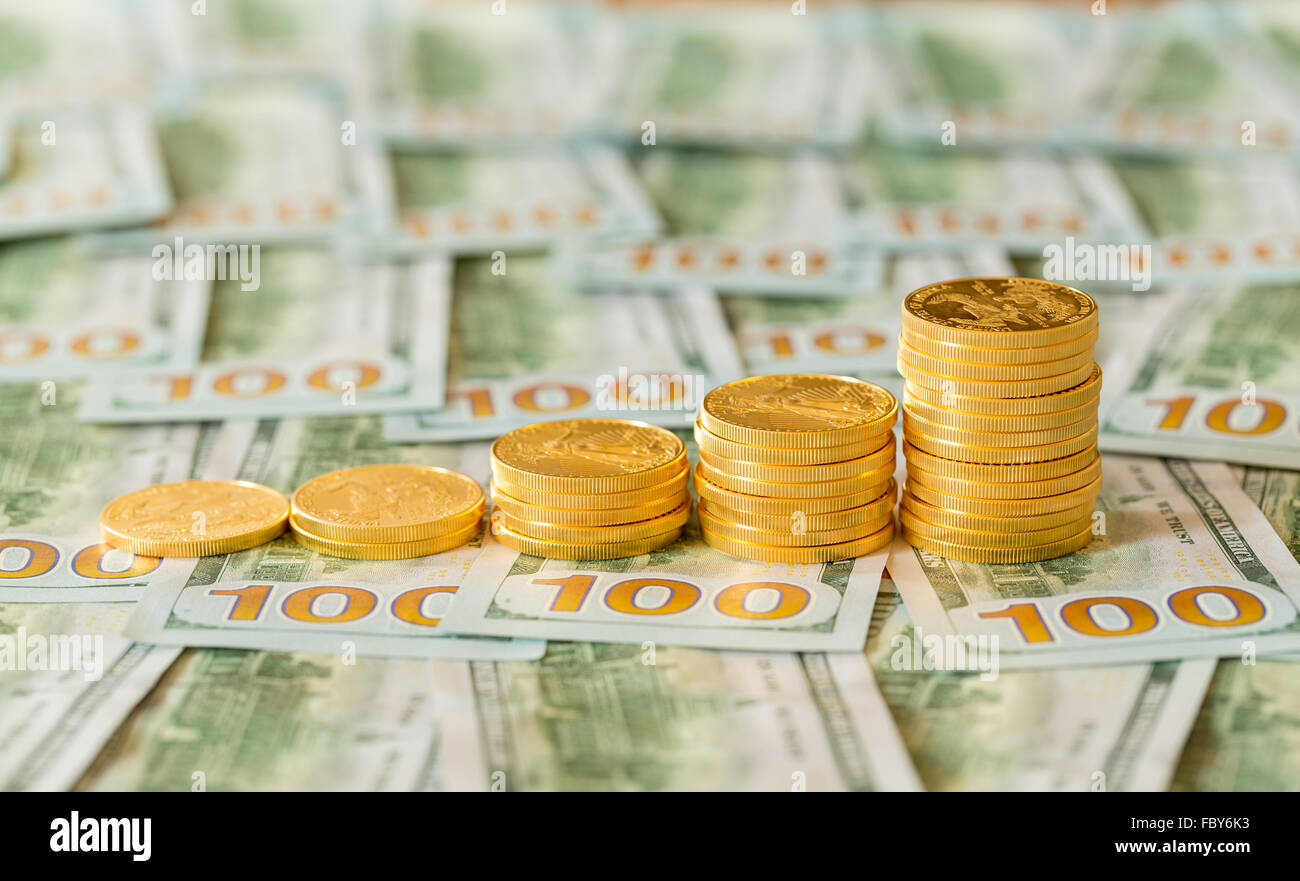 Golden 100 dollar bill close hi res stock photography and images Alamy