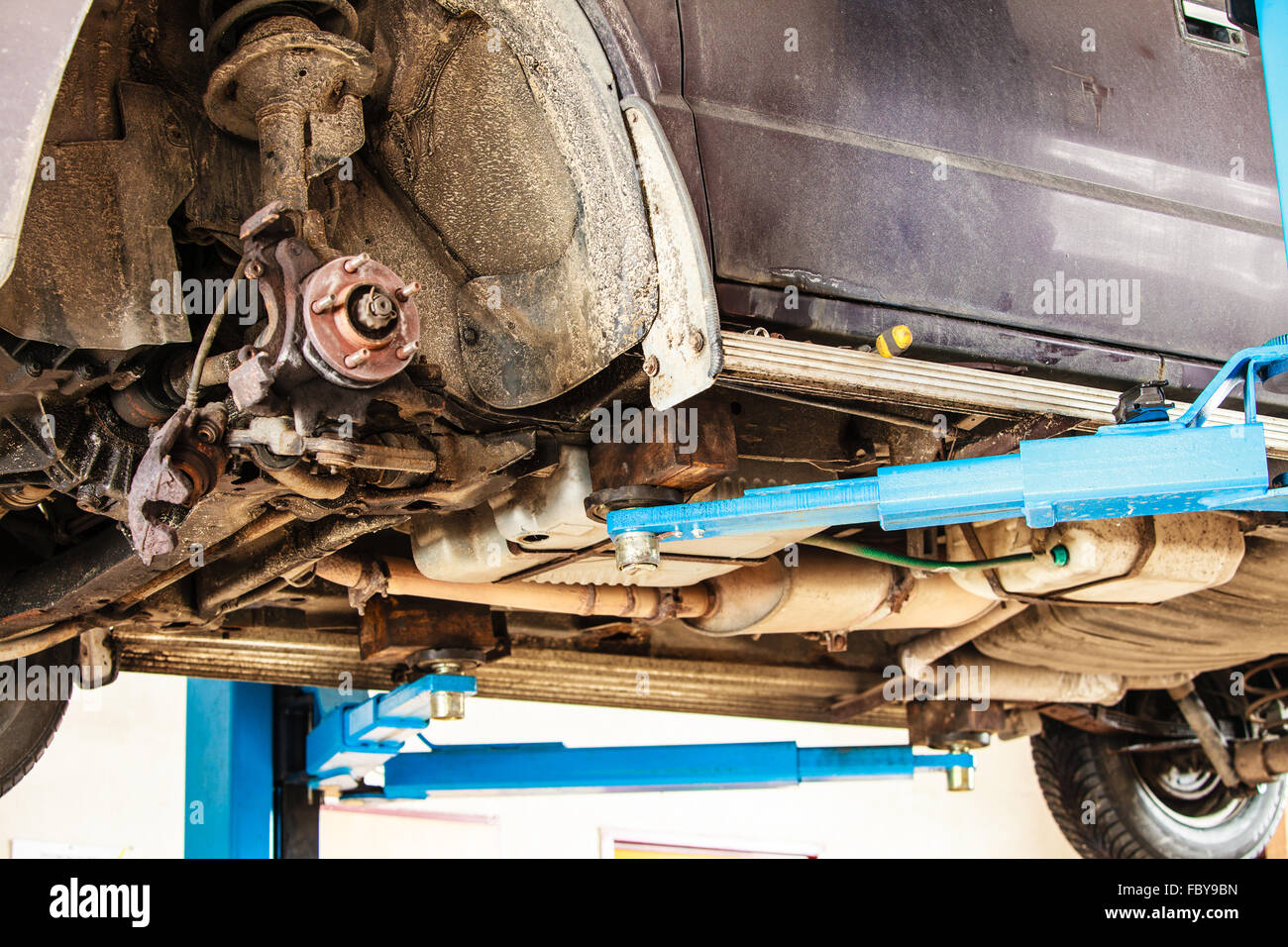 Wheel assembly hi-res stock photography and images - Alamy