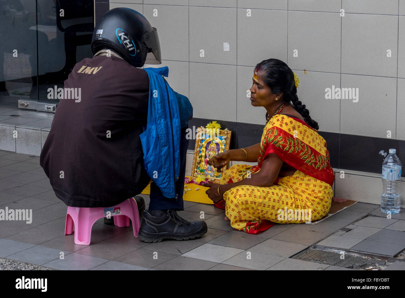 lady talking to man in Little India Kuala lumpur Malaysia Stock Photo ...