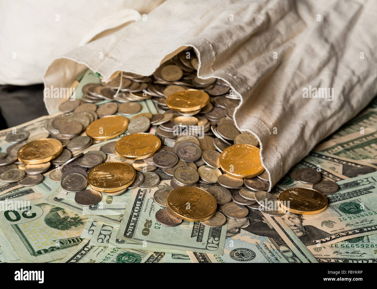 Money bag us dollars hi-res stock photography and images - Alamy