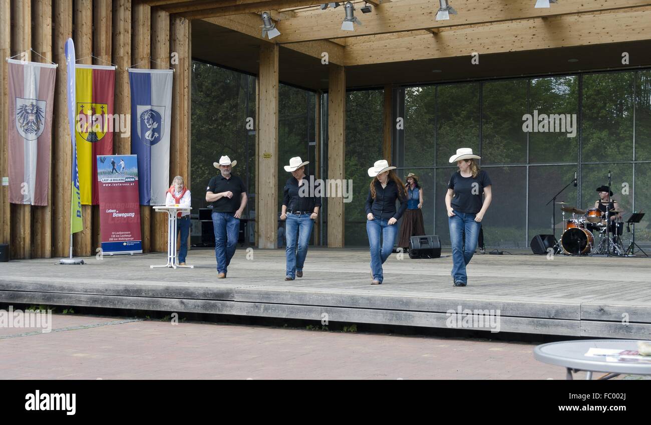 Texas Riders and fit4country Linedancer Stock Photo - Alamy