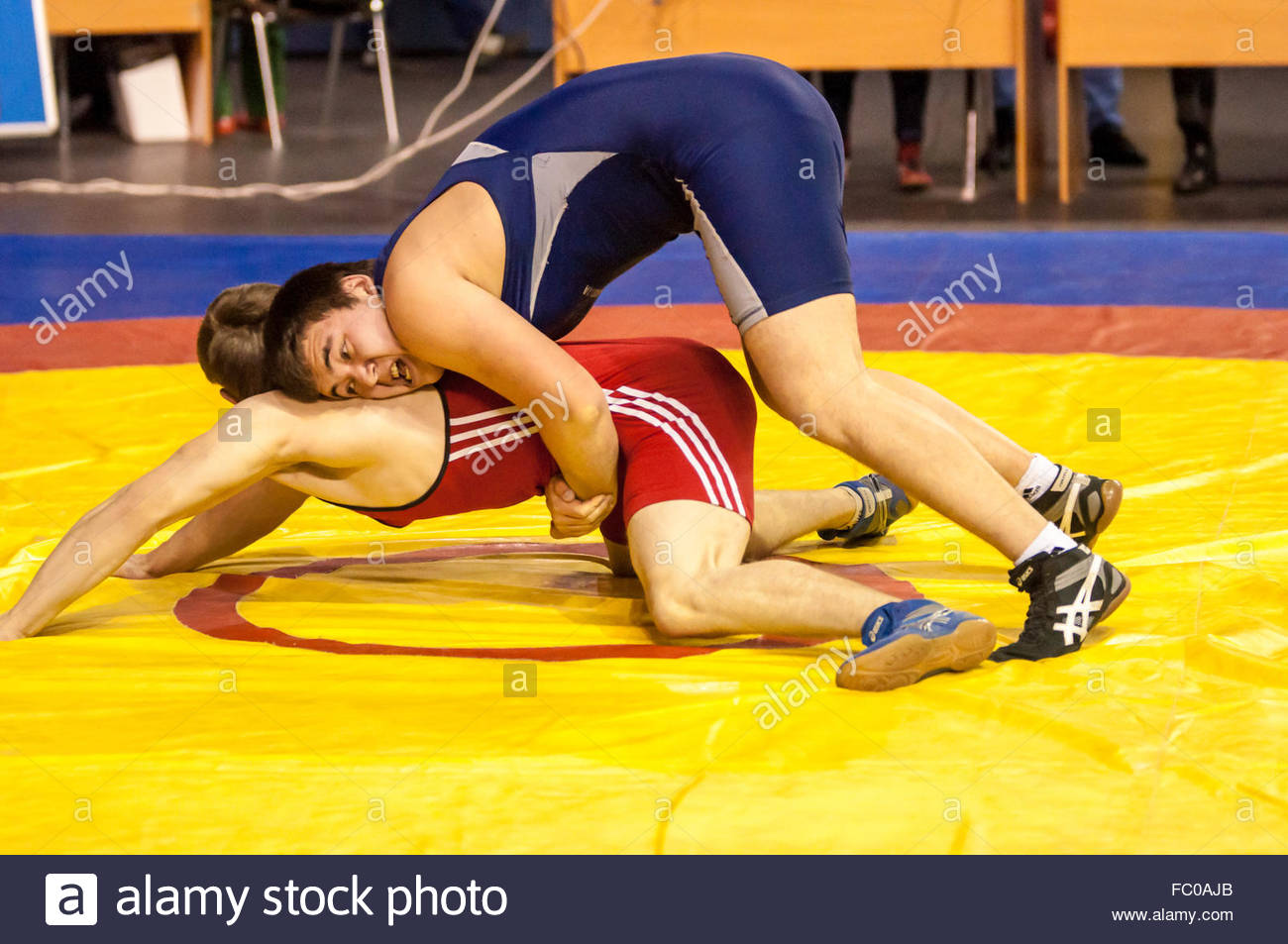 Wrestler Mat Stock Photos & Wrestler Mat Stock Images Alamy