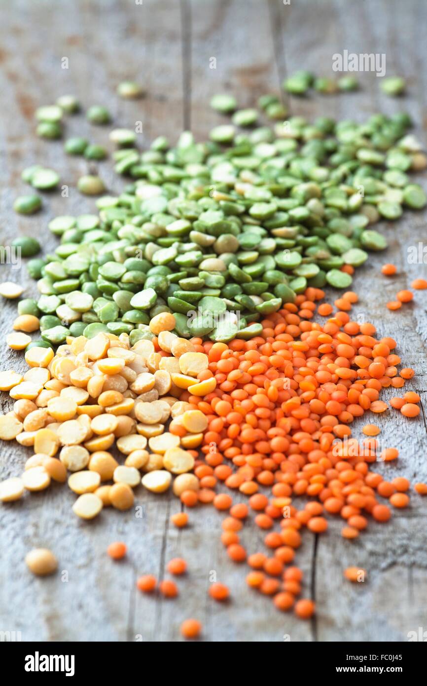 Green split peas, yellow split peas and red lentils Stock Photo Alamy