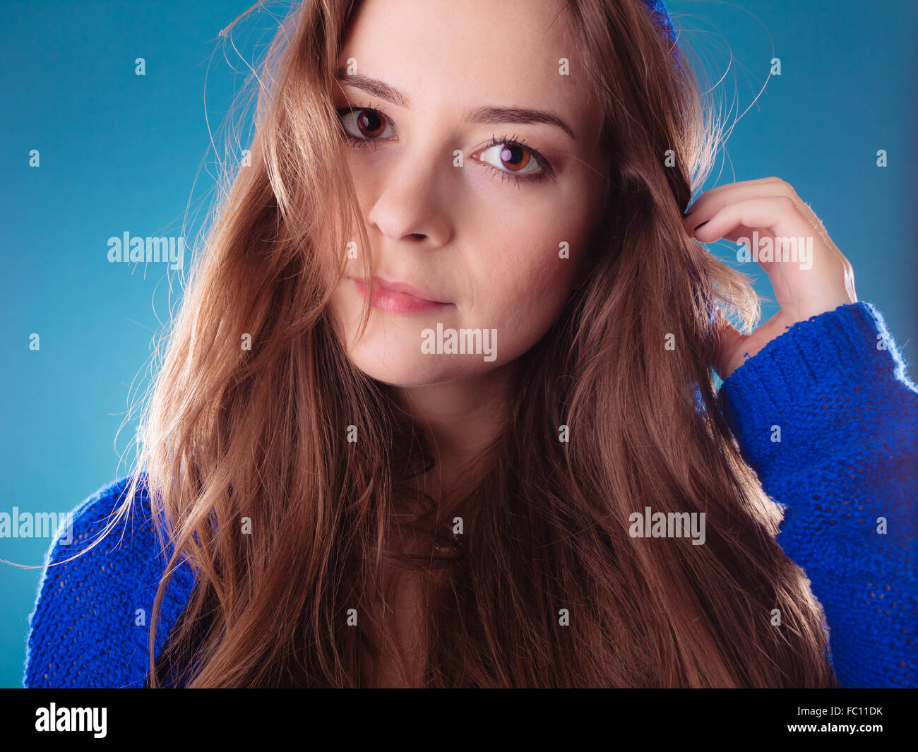 Teen girl long hair hi-res stock photography and images - Alamy