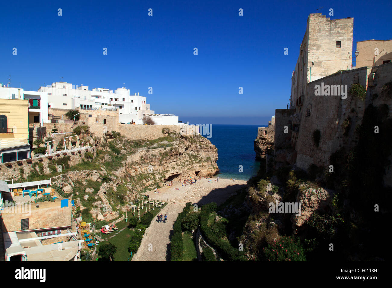 Strand in polignano a mare hi-res stock photography and images - Alamy