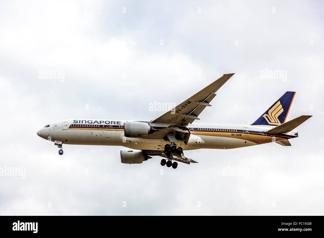 Singapore Airlines Boeing 777-212 twin engine jet, 9V-SVM, CHC airport,Christchurch,Canterbury,South Island,New Zealand Stock Photo