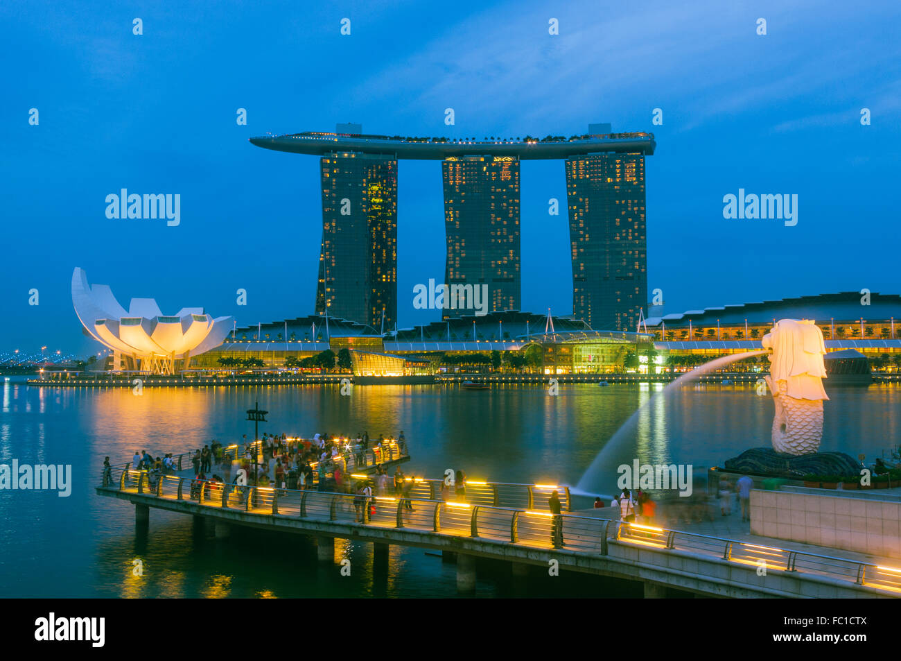 Timelapse singapore marina bay city hi-res stock photography and images ...