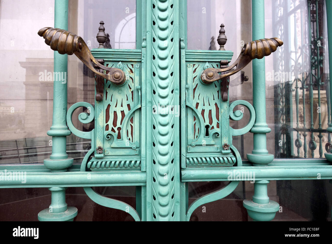 door leaf, handle Stock Photo Alamy