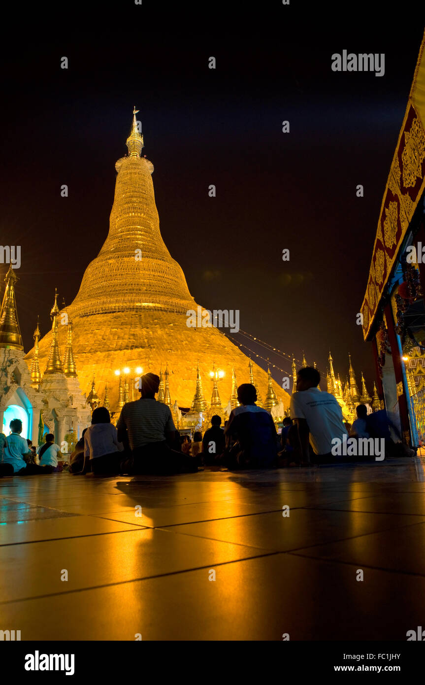 Yangon At Night High Resolution Stock Photography And Images Alamy