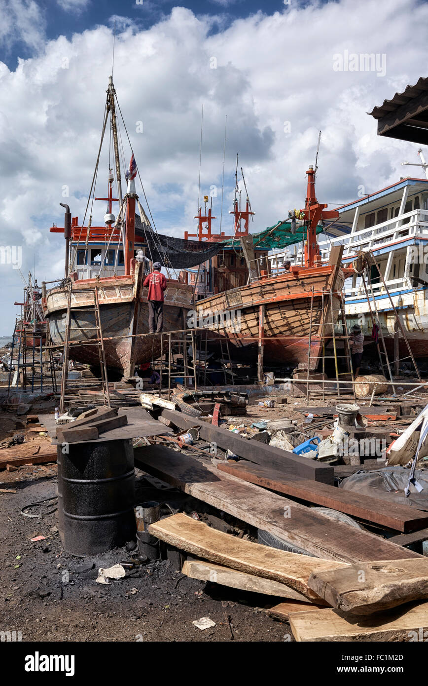 Boat repair yard hires stock photography and images Alamy