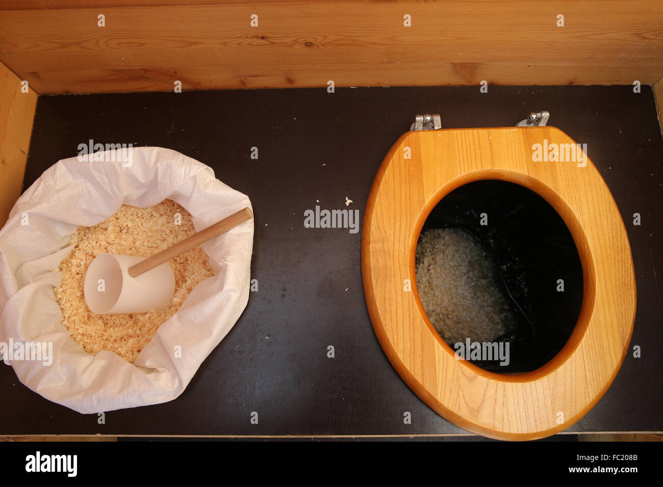 Composting toilet hires stock photography and images Alamy