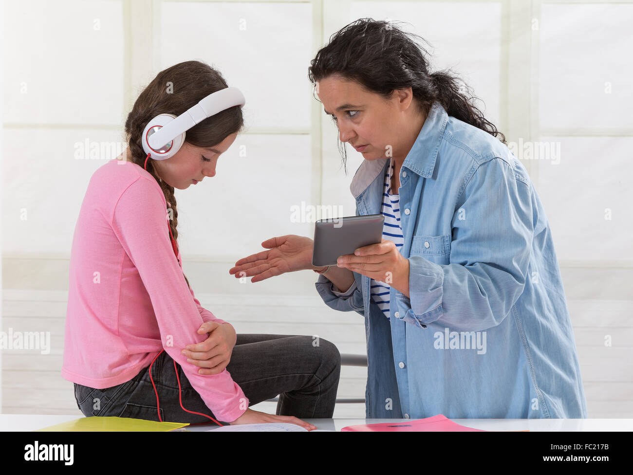 Parent fights child hi-res stock photography and images - Alamy