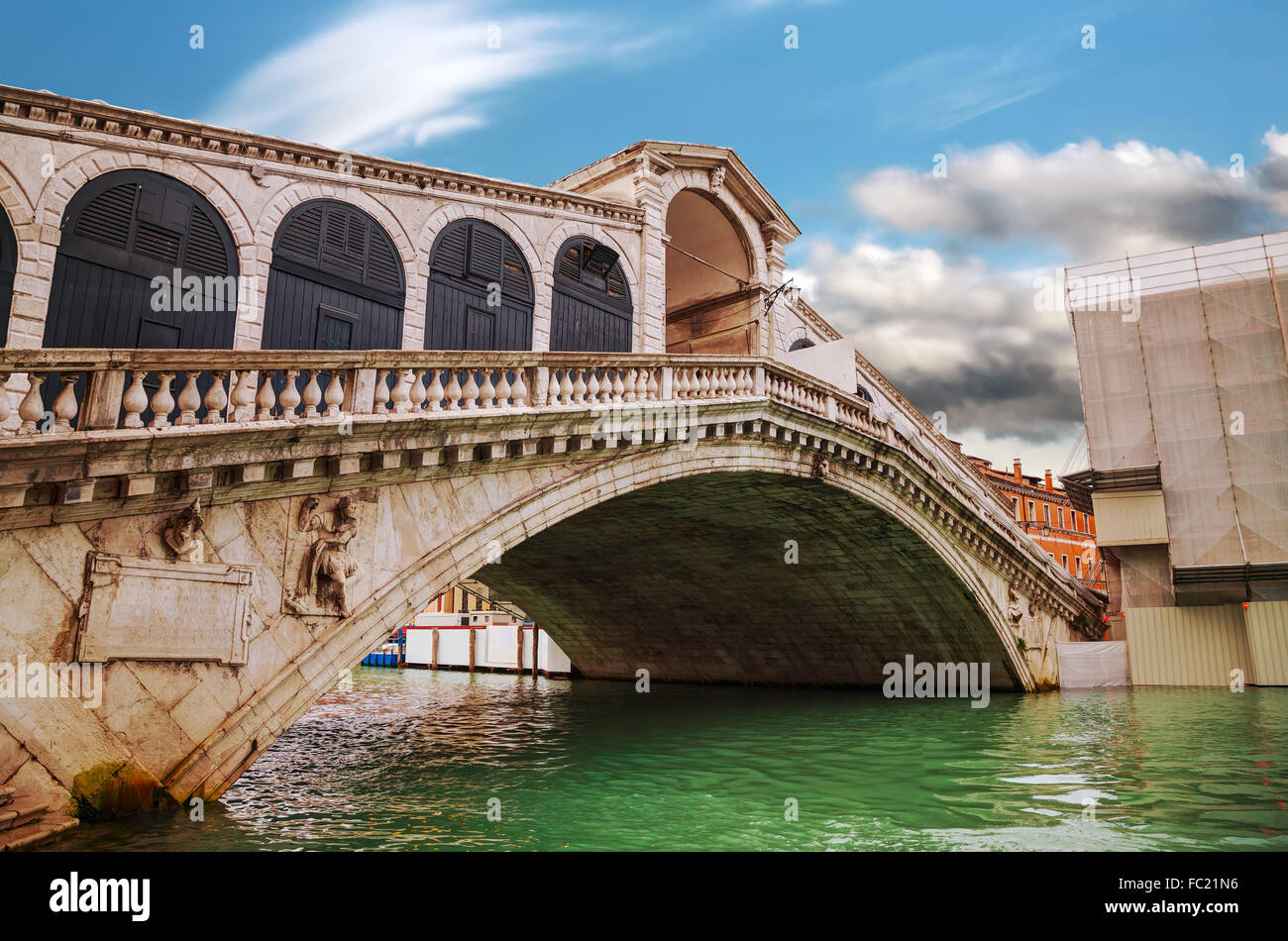 Rialto bridge (Ponte di Rialto) in Venice, Italy Stock Photo