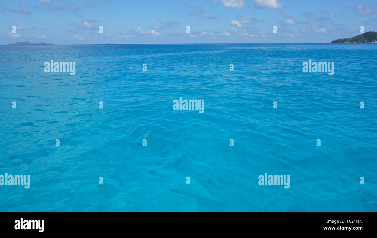 deep blue indian ocean Stock Photo - Alamy