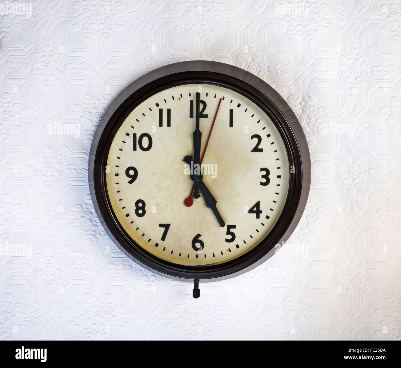 Vintage clock wallpaper hi-res stock photography and images - Alamy