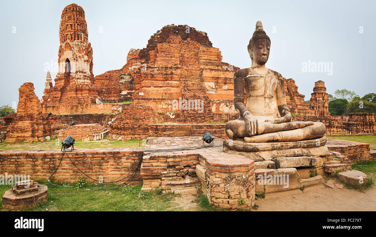 Wat Mahatat. Panorama Stock Photo - Alamy