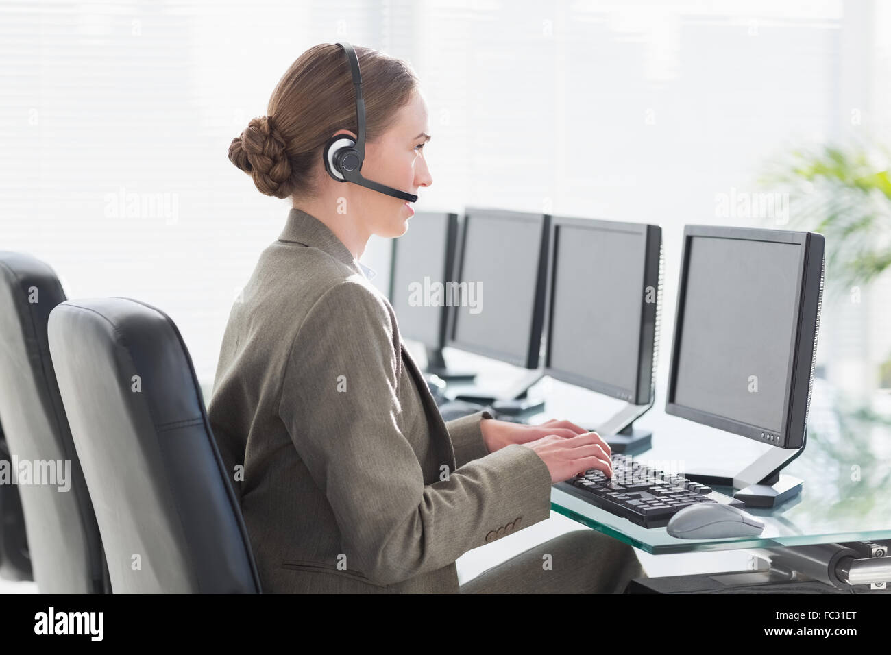 Headset pc hi-res stock photography and images - Alamy