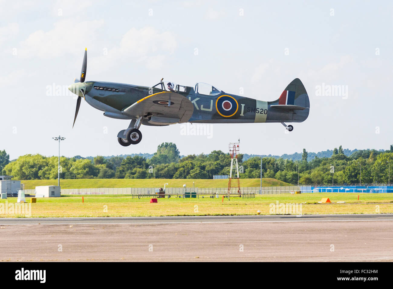 Supermarine Spitfire, Farnborough International Airshow, Farnborough  Airport, Rushmoor, Hampshire, England Stock Photo - Alamy