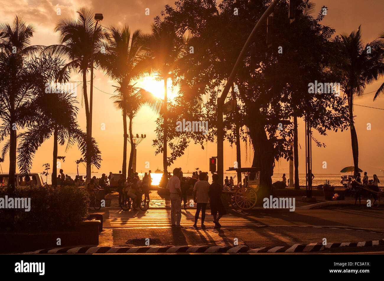 Page 2 - Manila Bay Sunset High Resolution Stock Photography and Images -  Alamy