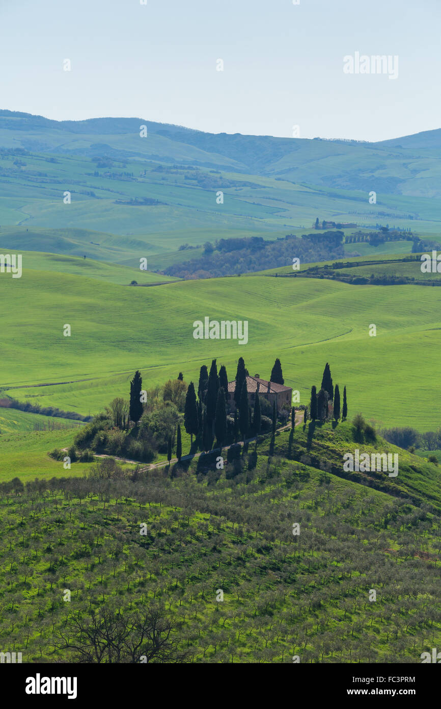 farmhouse in tuscany italy spring Stock Photo - Alamy