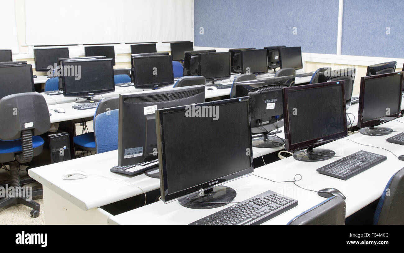 Classroom of computers hi-res stock photography and images - Alamy