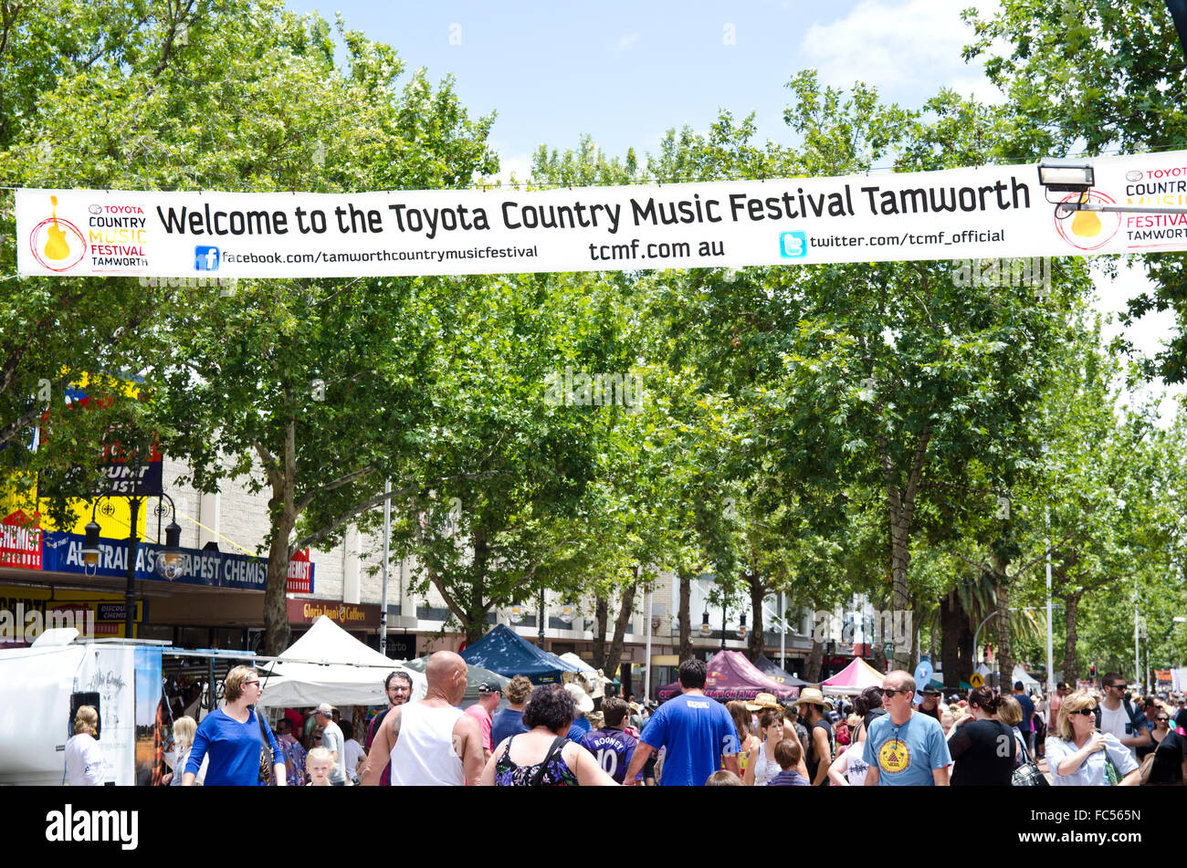 to Country Music Festival banner over Peel Street Tamworth NSW