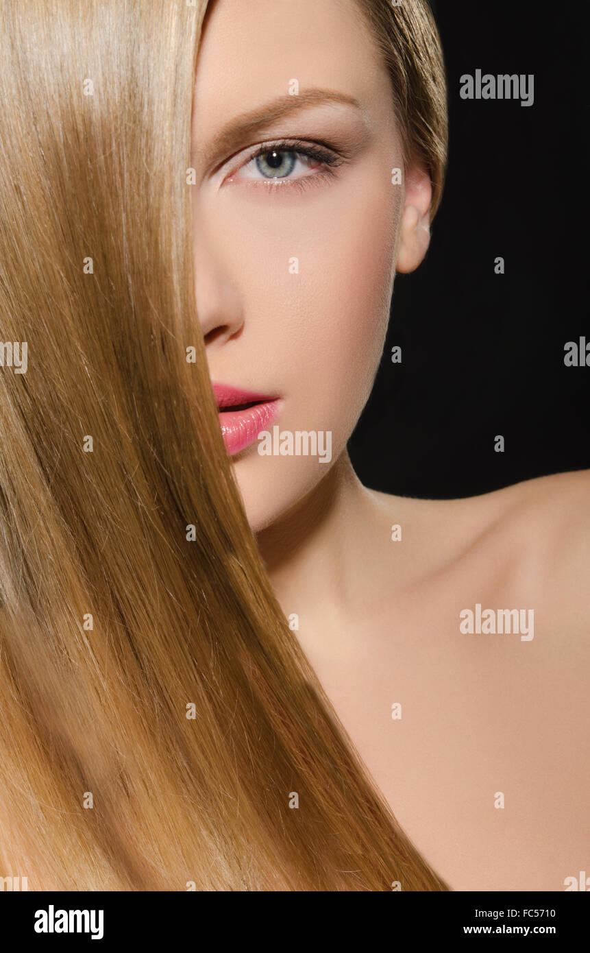 Long straight blonde hair hi-res stock photography and images - Alamy