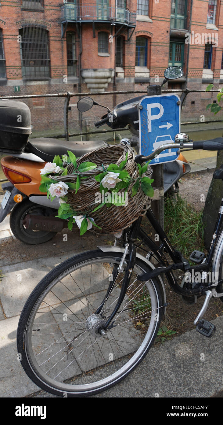 Old motor bike hi-res stock photography and images - Alamy