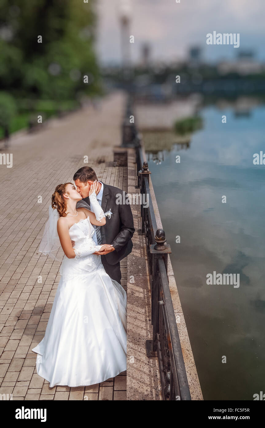 romantic wedding couple Stock Photo - Alamy