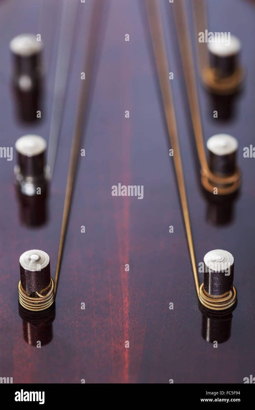 Stretched strings hires stock photography and images Alamy