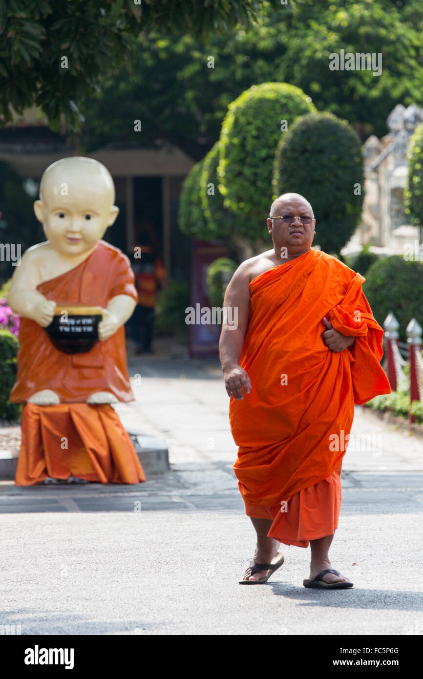 Buddhist monk statue hi-res stock photography and images - Alamy