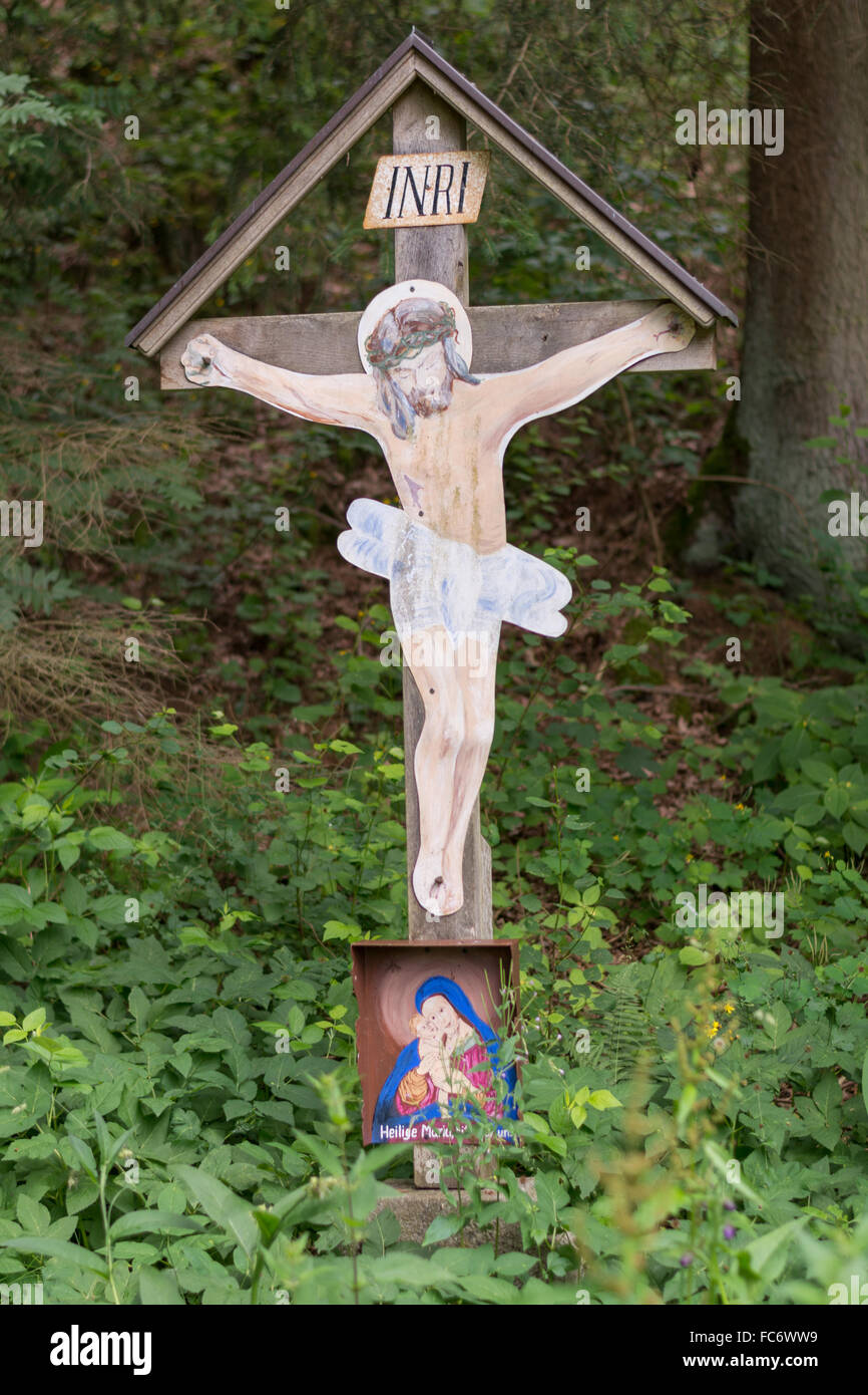 wayside cross  invites the woods to pray Stock Photo
