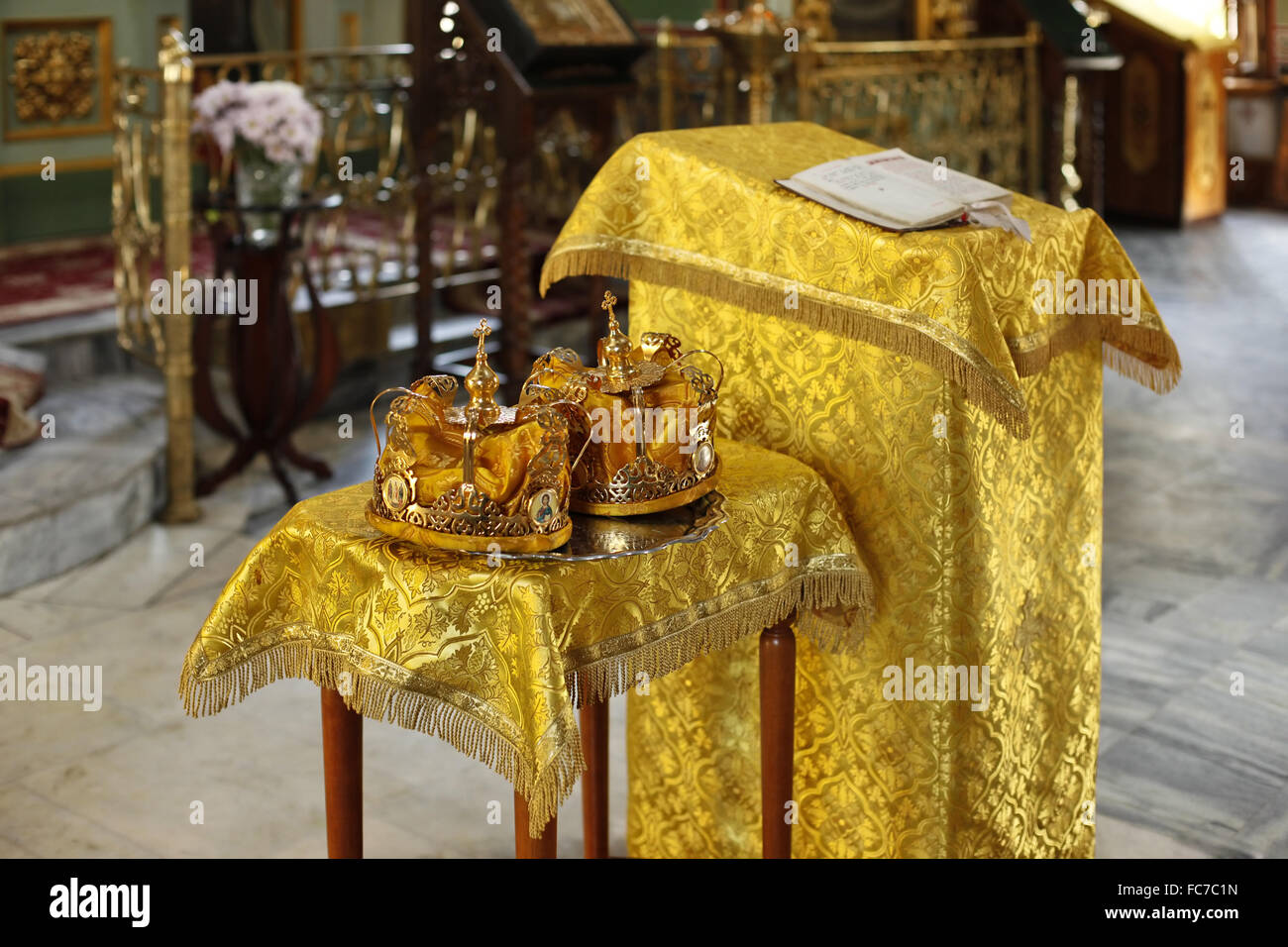 Orthodox wedding crowns hi-res stock photography and images - Alamy