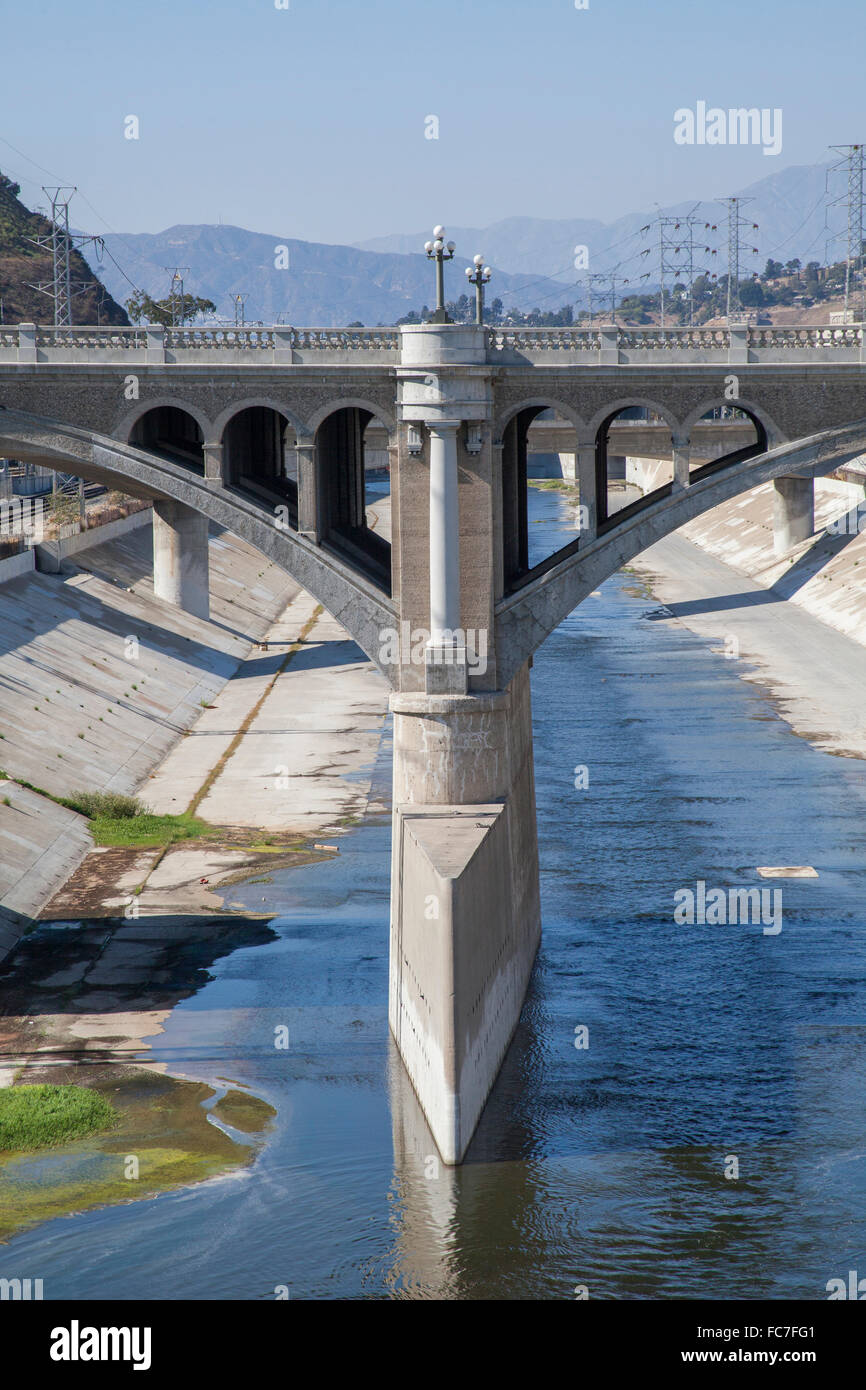 Bridge over urban aqueduct of Los Angeles River, Los Angeles