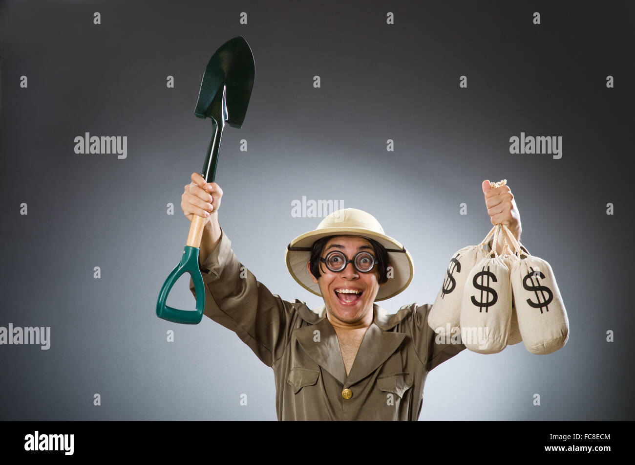 Funny man spade hi-res stock photography and images - Alamy