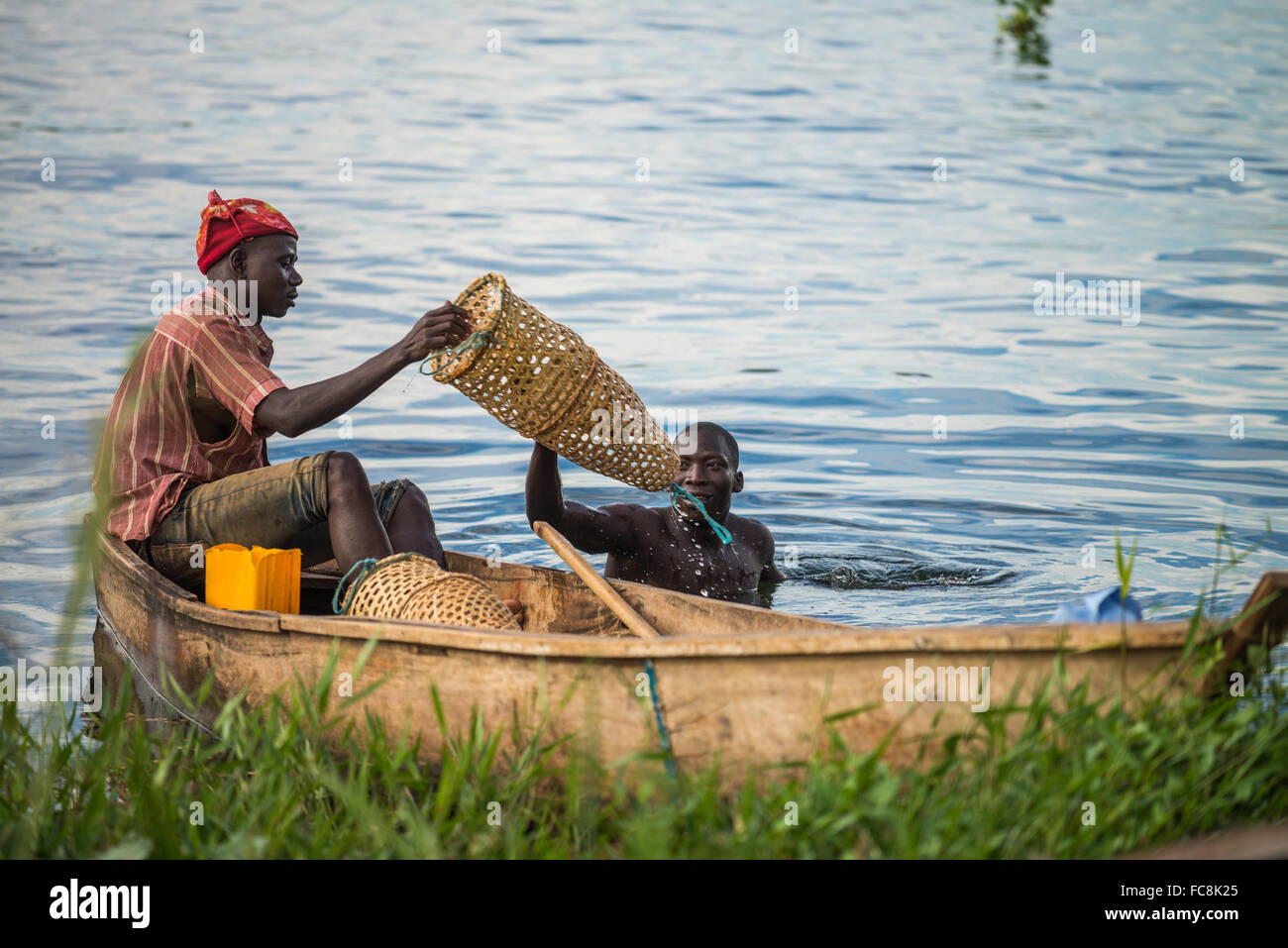 African subsistence fisherman hi-res stock photography and images - Alamy
