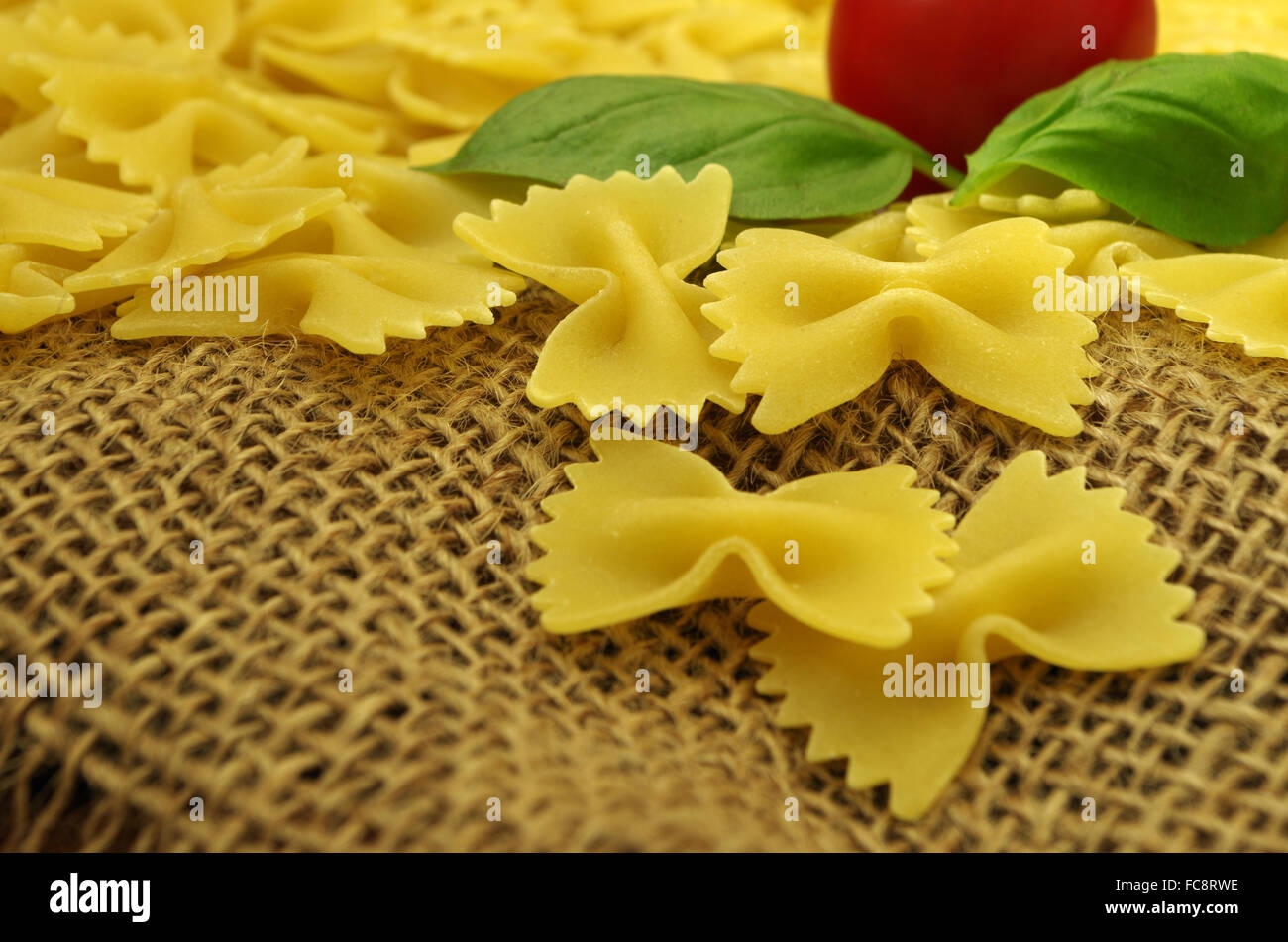 Farfalle nudeln hi-res stock photography and images - Alamy