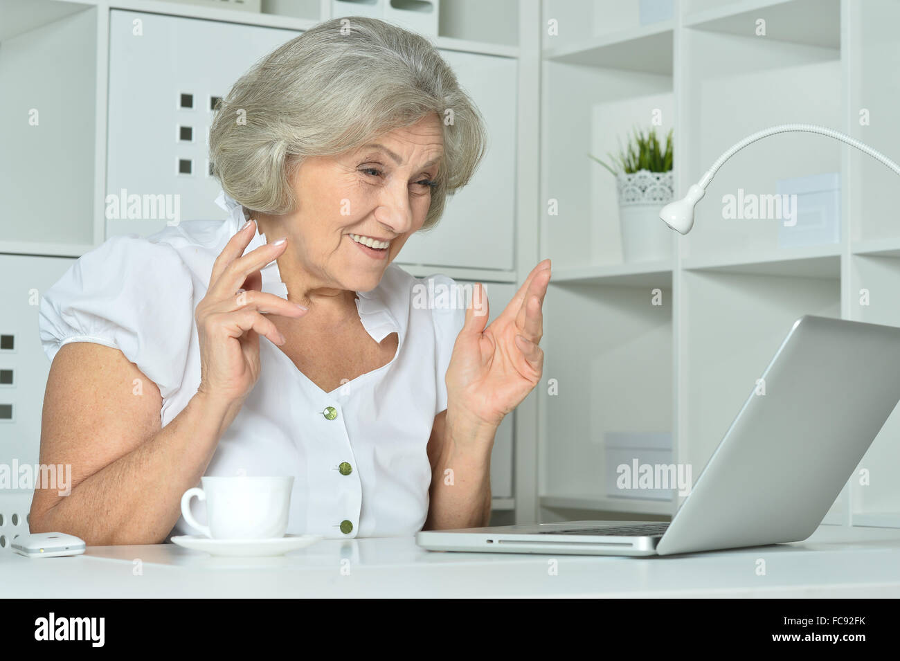 how to write a formal job acceptance email