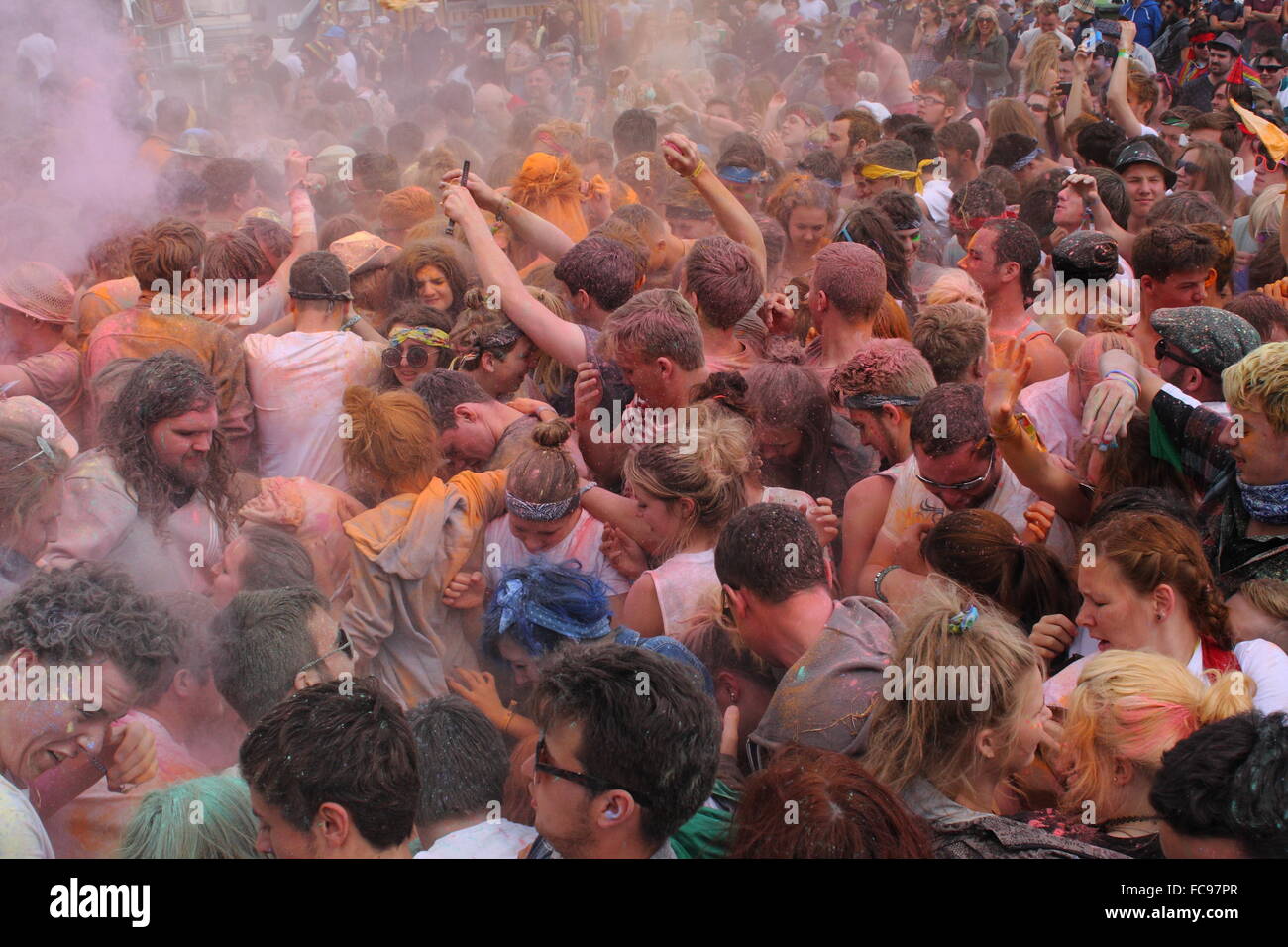 Throwing paint hires stock photography and images Alamy