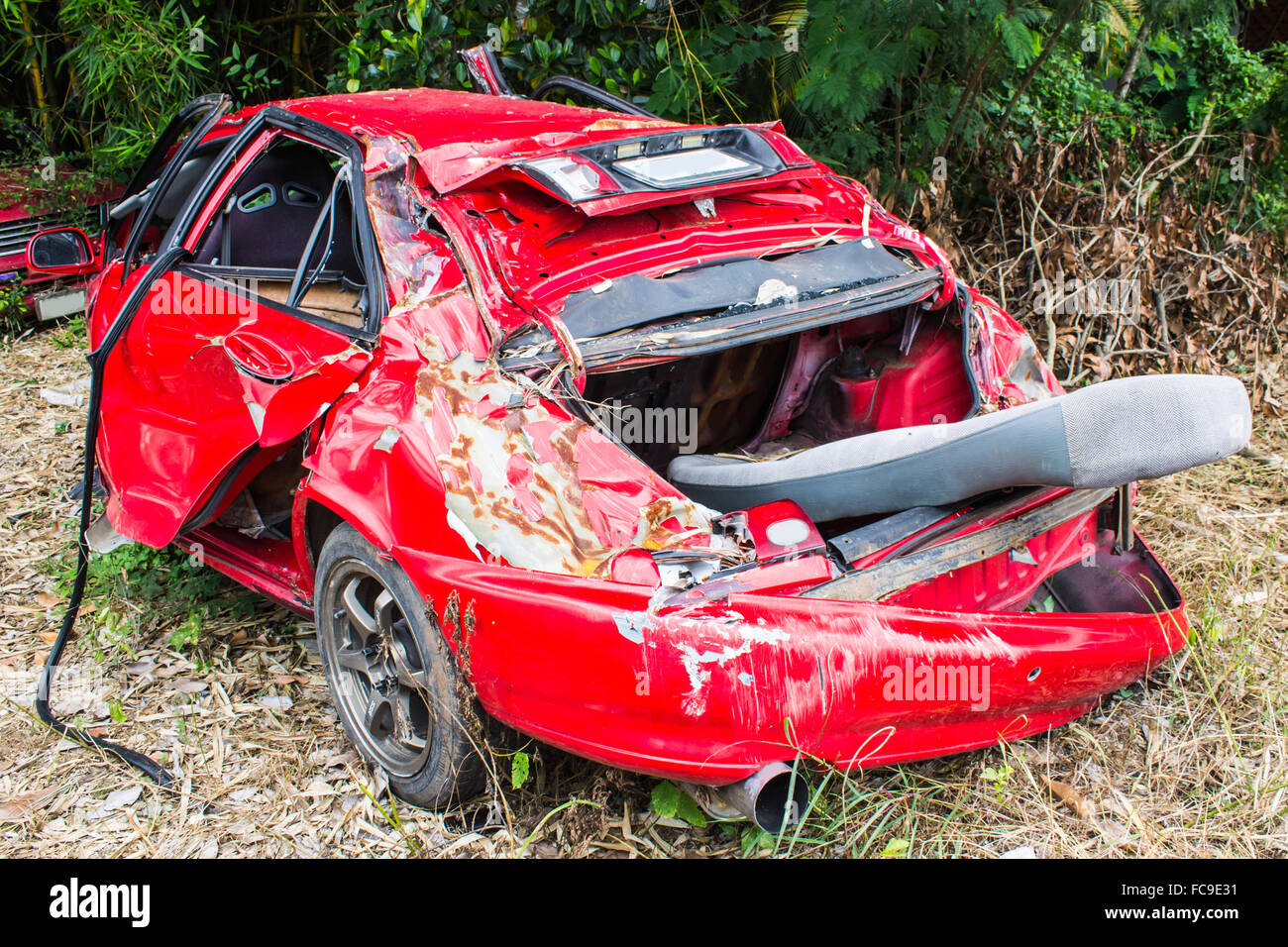 Crashed cars hi-res stock photography and images - Alamy