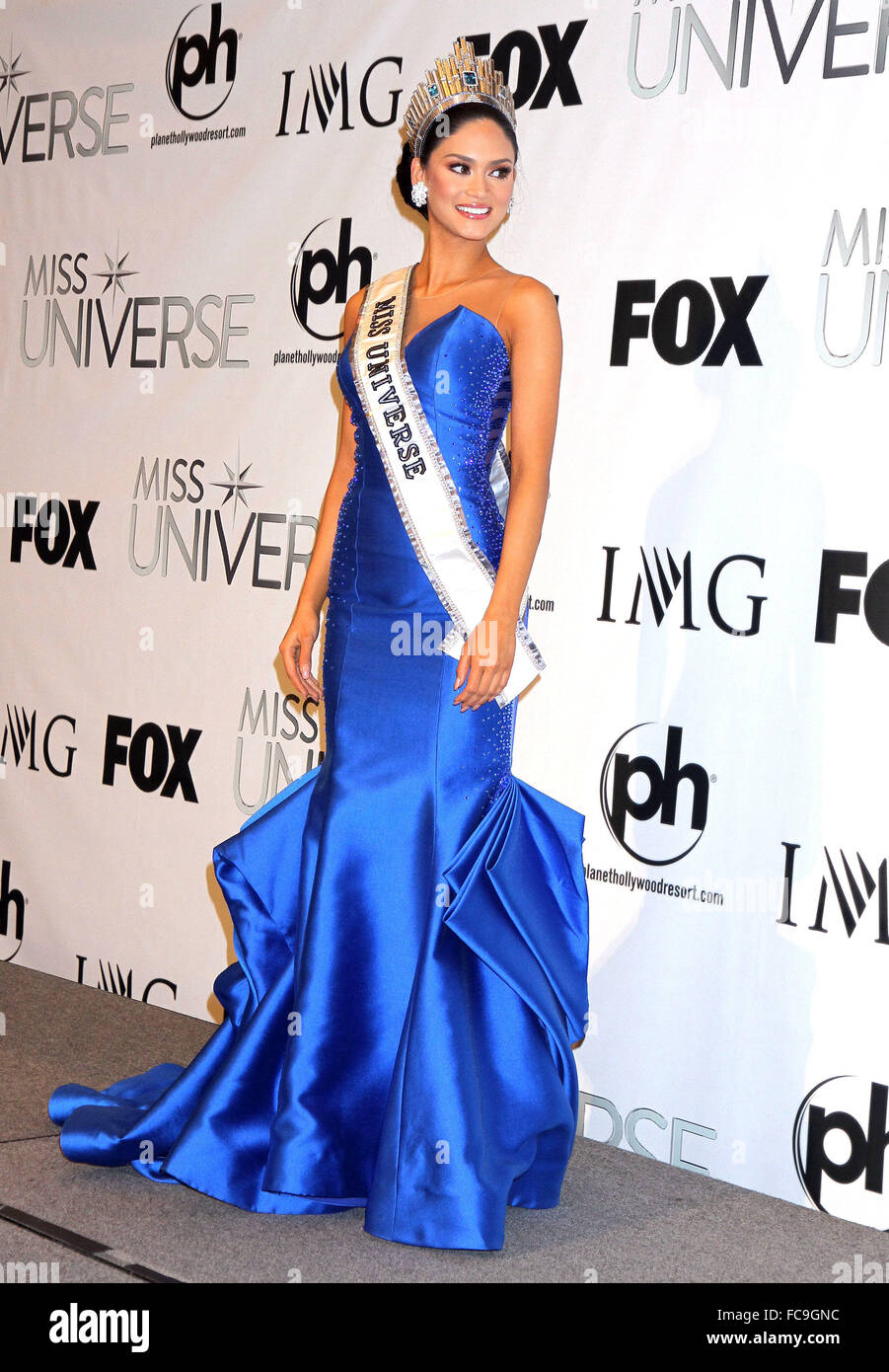 green emerald velvet dress Style #810915  Clarisse Designs