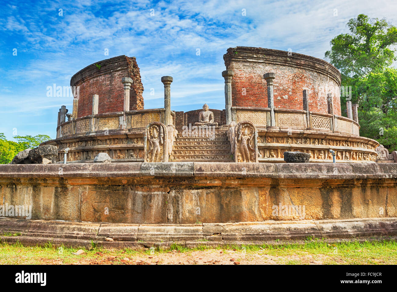 The Polonnaruwa Vatadage Stock Photo Alamy