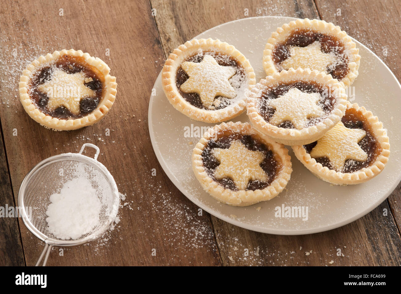 Christmas mince pies hi-res stock photography and images - Alamy