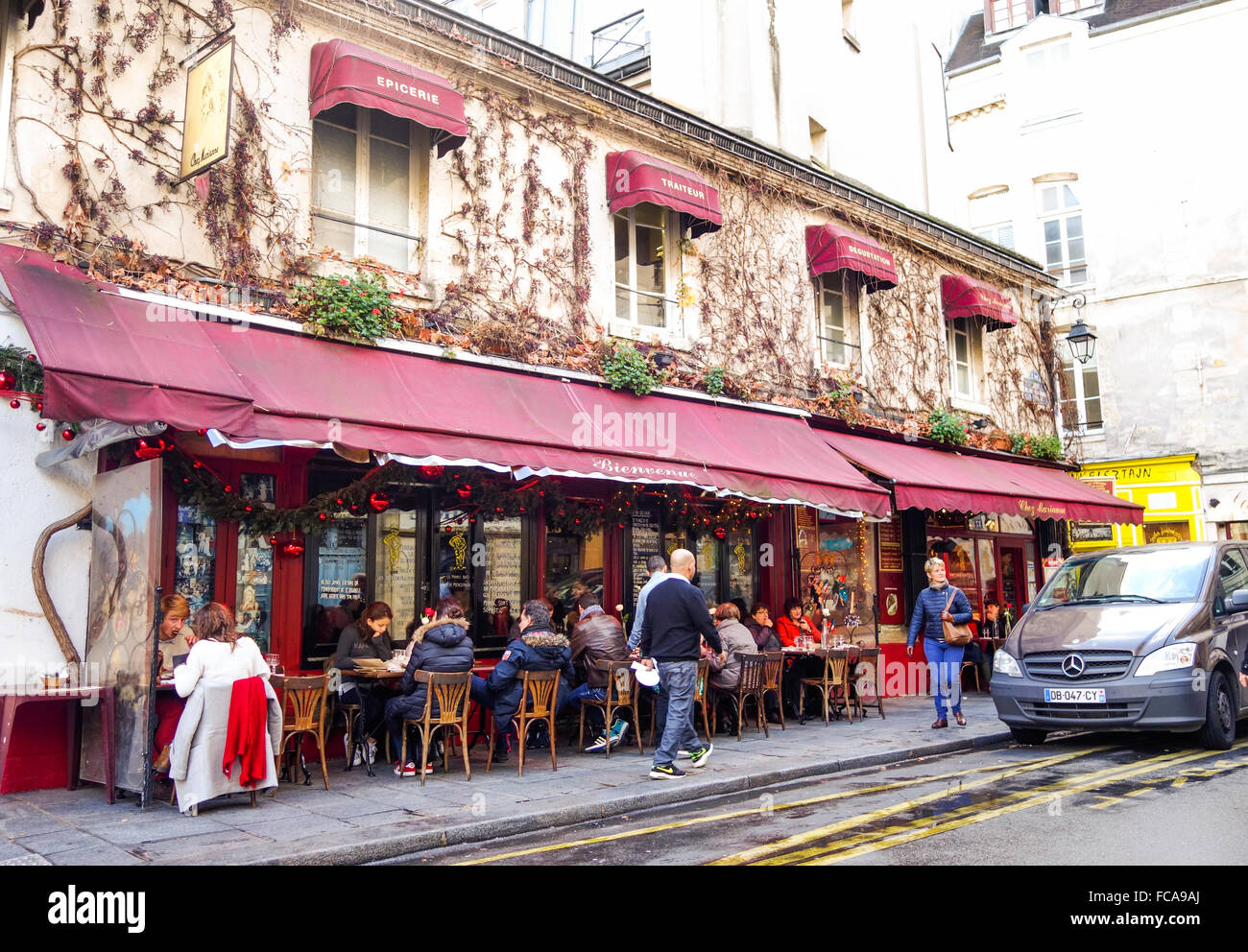 Chez Marianne, Jewish cafe bar, brasserie, restaurant, falafels, Le Marais, Paris, France Stock Photo