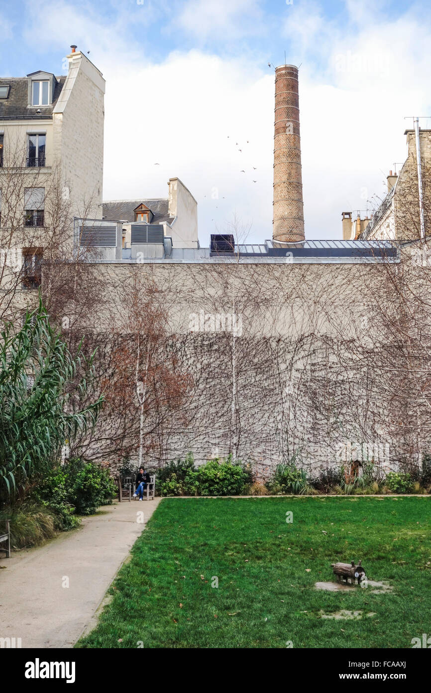 Le jardin des Rosiers, 4 arrondissement, hidden gardens, courtyards in the Marais, Paris, France. Stock Photo