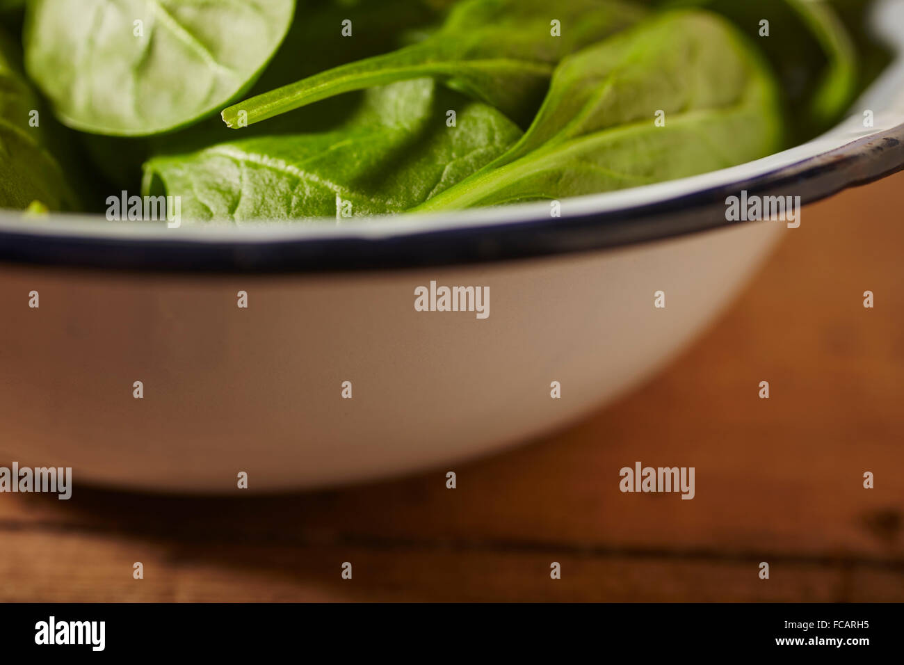 raw fresh baby spinach leaves Stock Photo Alamy