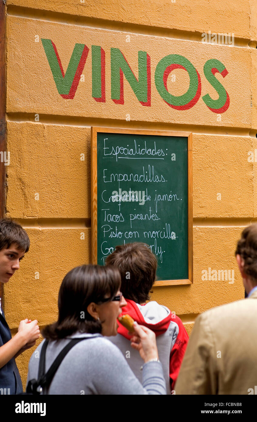 Zaragoza, Aragón, Spain: Vinos Nicolas. Libertad Street 9 Stock Photo